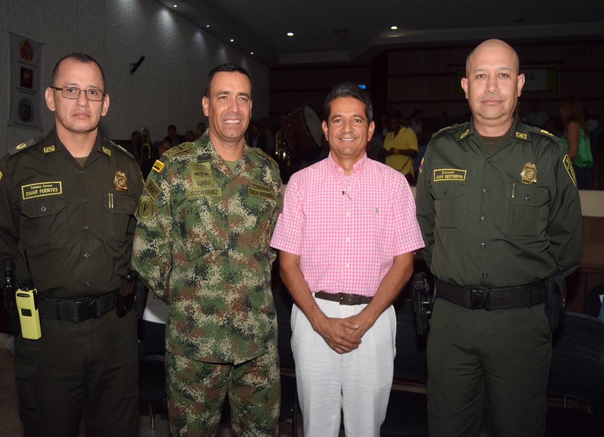 Teniente Coronel, Omar Fuentes Sanabria, Coronel Oscar Rodríguez, Presidente Ejecutivo de la Cámara de Comercio de Neiva, Ariel Rincón Machado, Comandante Policía Huila; Coronel Juan Carlos Restrepo Moscoso.